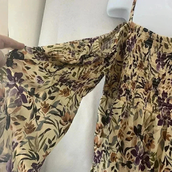 TORRID Challis Floral Long Sleeve Cold Shoulder Smocked Blouse Top Size 5 - Picture 5 of 8
